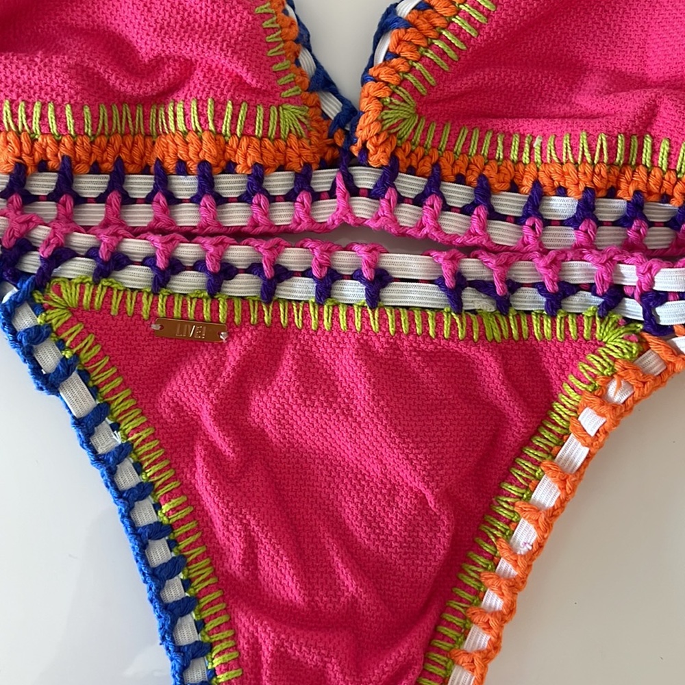 Live Bikini - Picture 7 of 7